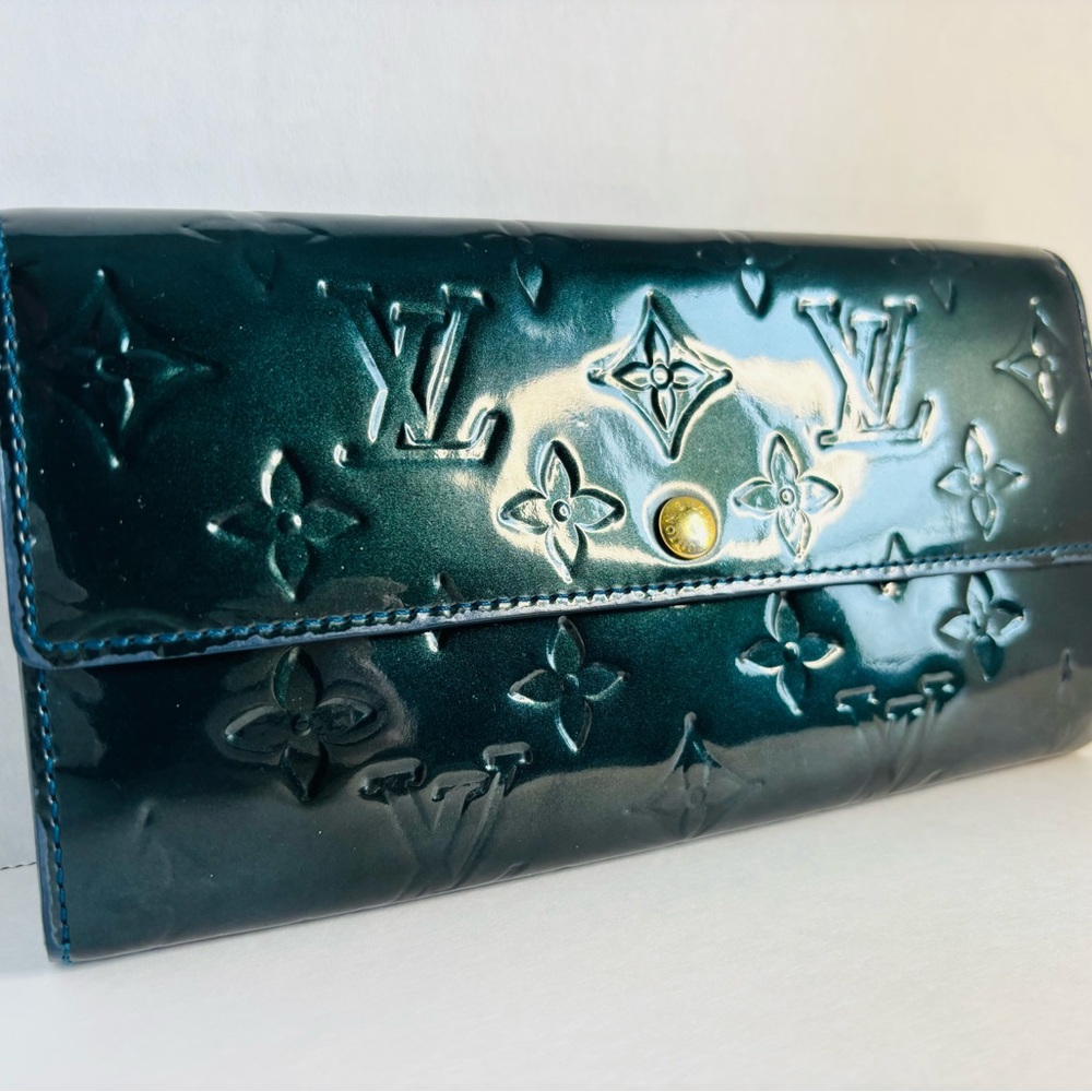 Authentic LOUIS VUITTON Vernis Sarah Wallet